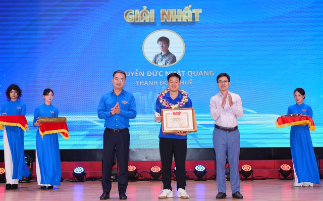 T.Ư Đoàn trao giải Hội thi Tin học cho cán bộ, công chức trẻ - Ảnh 2.