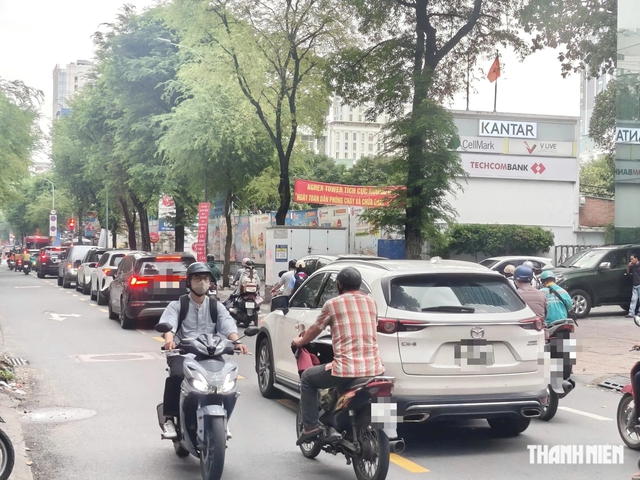 Sau gần 1 tuần xe máy đi 2 chiều, đường Võ Văn Tần giờ ra sao? - Ảnh 4.