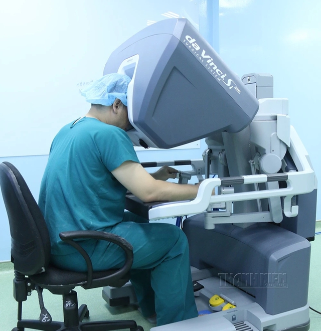 Phẫu thuật robot: Cần bảo hiểm y tế chia sẻ gánh nặng chi phí với người bệnh - Ảnh 2.