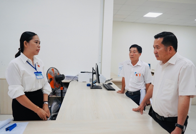 Ông Đinh Văn Nơi kiểm tra việc xử lý hồ sơ đất đai ở Phú Quốc- Ảnh 2.
