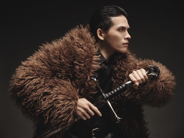 Quốc Thiên hóa chiến binh trong concert riêng tại Hà Nội - Ảnh 1.