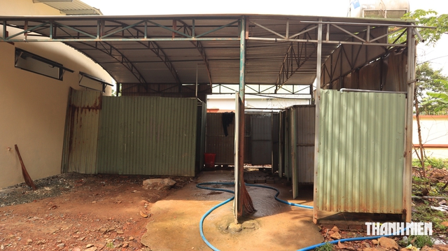 Khánh thành nhà vệ sinh, xóa cảnh học sinh phải nín nhịn đi vệ sinh - Ảnh 1.