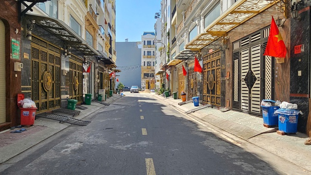 Bất bình tình trạng 'ép' đóng tiền rác tháng 13 tại TP.HCM- Ảnh 2. Bất bình tình trạng 'ép' đóng tiền rác tháng 13 tại TP.HCM- Ảnh 2.