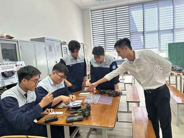 Sau đổi t&ecirc;n, gi&aacute; trị văn bằng theo t&ecirc;n cũ Trường ĐH Sư phạm kỹ thuật ra sao?- Ảnh 1.