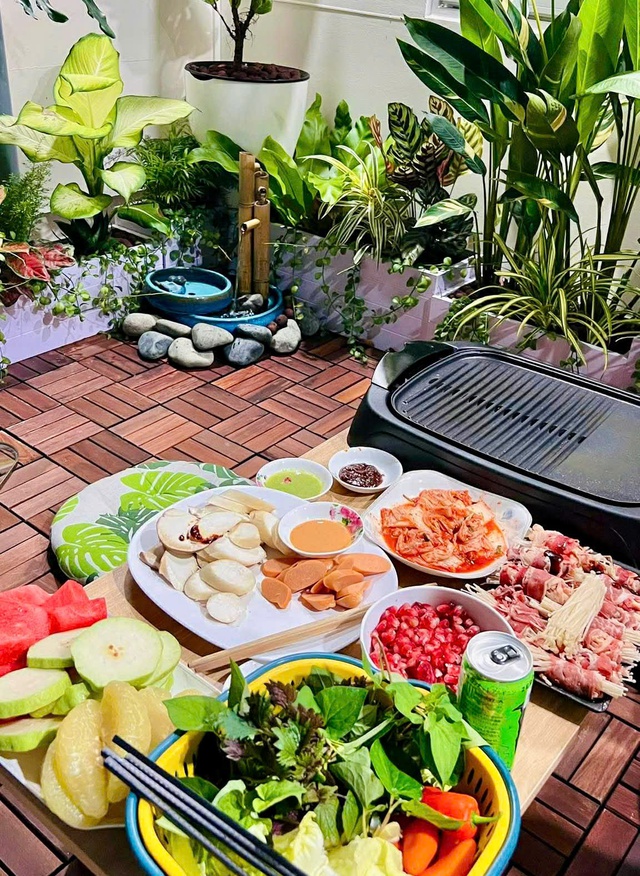 Thanh ni&ecirc;n C&agrave; Mau biến s&acirc;n thượng th&agrave;nh khu vườn v&agrave; gi&agrave;n c&agrave; chua 'h&aacute;i mỏi tay'- Ảnh 18.