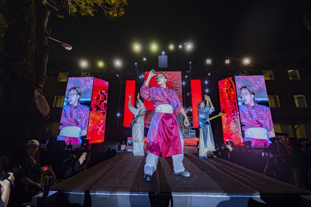 Một đêm – đủ mặt thần tượng: Tuổi Hồng Minh Khai 30 khiến gen Z mê mệt - Ảnh 10.