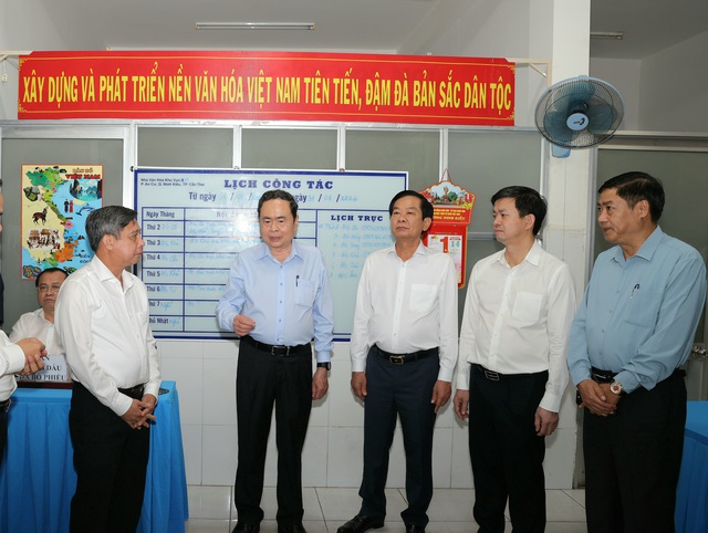 Chủ tịch Quốc hội Trần Thanh Mẫn kiểm tra khâu chuẩn bị bầu cử tại Cần Thơ - Ảnh 2.