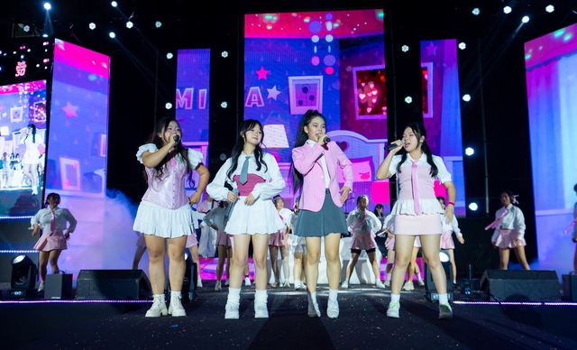 Một đêm – đủ mặt thần tượng: Tuổi Hồng Minh Khai 30 khiến gen Z mê mệt - Ảnh 2.