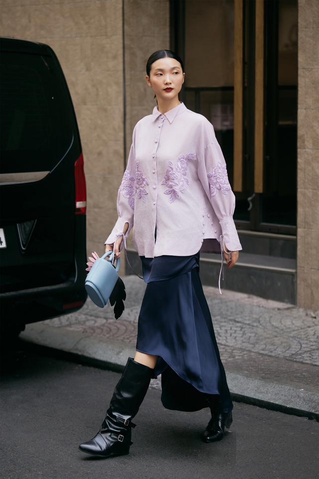 Cách phối áo sơ mi trắng, sơ mi thêu hoa đẹp nhất mùa xuân 2026- Ảnh 2.