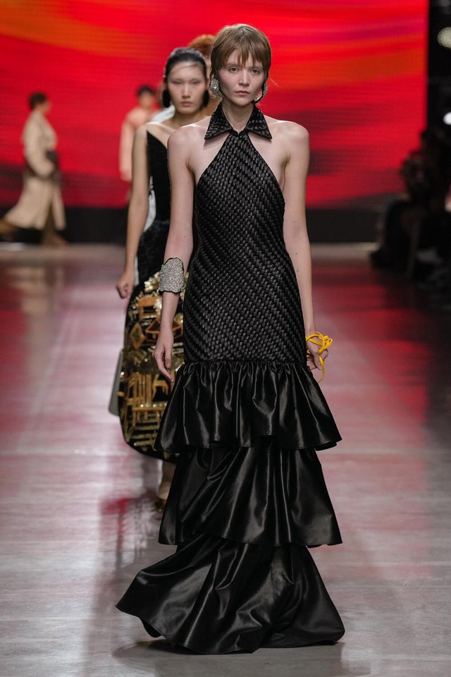 Khi nh&agrave; thiết kế 'tự đ&agrave;o tạo'- Ảnh 3.