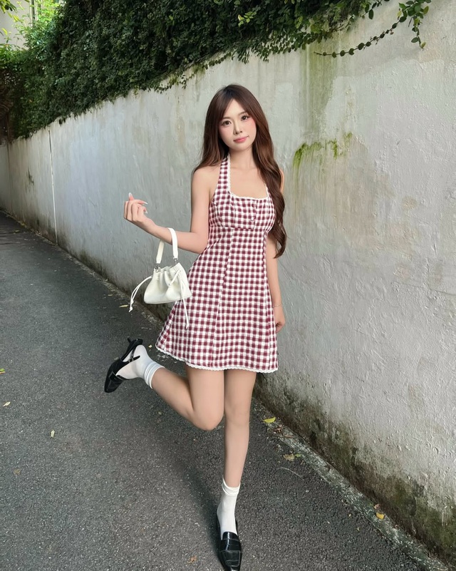 Hóa nữ sinh duyên dáng ngày xuân cùng phong cách preppy kinh điển- Ảnh 2.