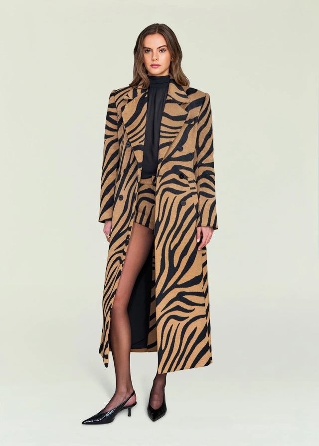 Sức hút từ họa tiết da hổ, khẳng định chất táo bạo rất riêng- Ảnh 2.