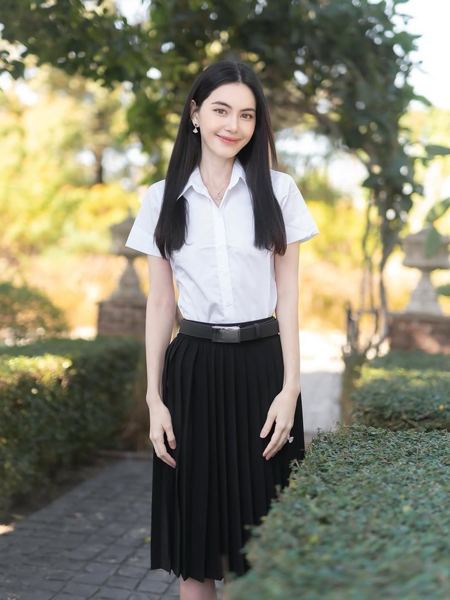 Hóa nữ sinh duyên dáng ngày xuân cùng phong cách preppy kinh điển- Ảnh 3.