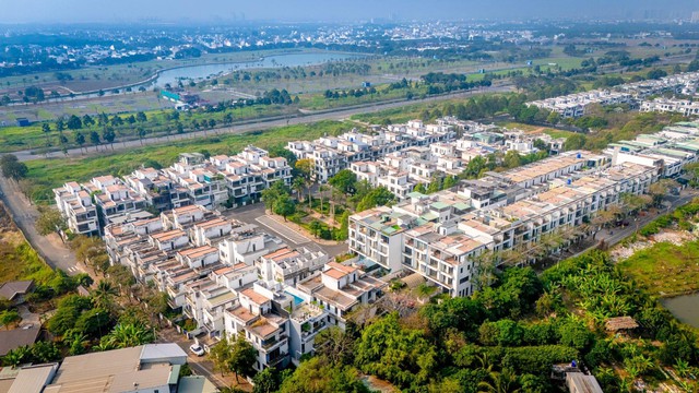 Si&ecirc;u phẩm dinh thự khan hiếm: Cuộc chơi của số &iacute;t tại cửa ng&otilde; ph&iacute;a đ&ocirc;ng TP.HCM - Ảnh 3.