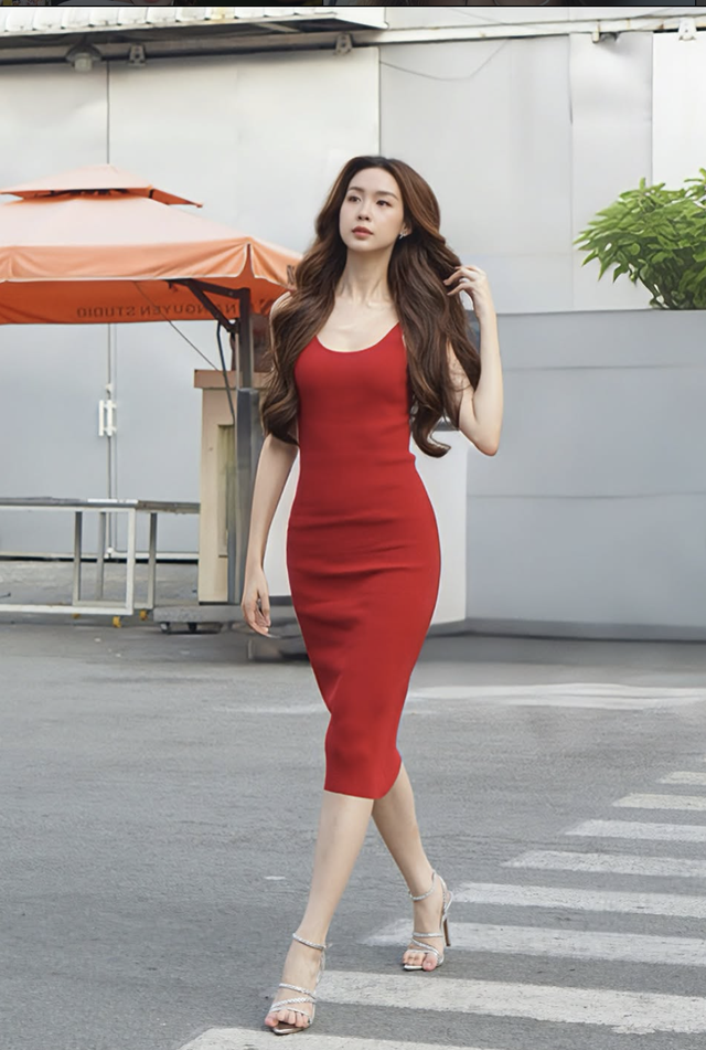 Váy đỏ ngày Tết mang ý nghĩa may mắn và khí chất rạng rỡ đầu xuân  - Ảnh 3.