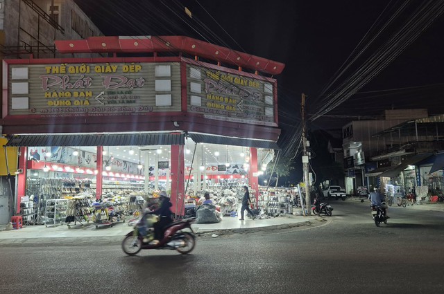 Khu phố thời trang đ&igrave;u hiu d&ugrave; chỉ c&ograve;n v&agrave;i ng&agrave;y nữa tới tết - Ảnh 14.