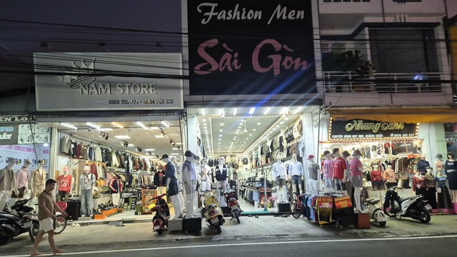 Khu phố thời trang đ&igrave;u hiu d&ugrave; chỉ c&ograve;n v&agrave;i ng&agrave;y nữa tới tết - Ảnh 2.