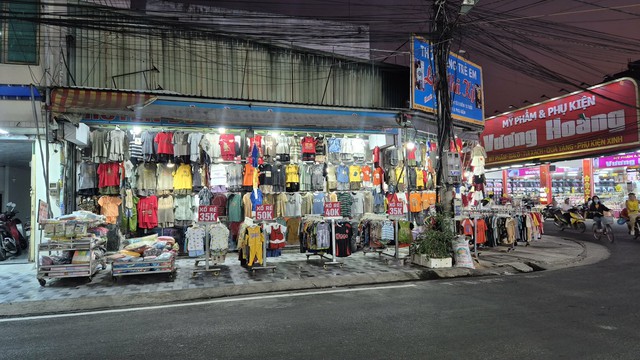 Khu phố thời trang đ&igrave;u hiu d&ugrave; chỉ c&ograve;n v&agrave;i ng&agrave;y nữa tới tết - Ảnh 13.