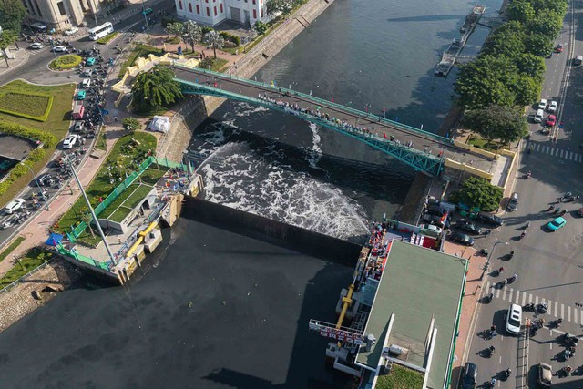 Ăn tết tr&ecirc;n c&aacute;c c&ocirc;ng tr&igrave;nh trọng điểm quốc gia- Ảnh 3.