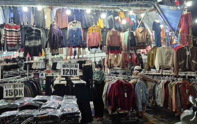 Khu phố thời trang đ&igrave;u hiu d&ugrave; chỉ c&ograve;n v&agrave;i ng&agrave;y nữa tới tết - Ảnh 24.