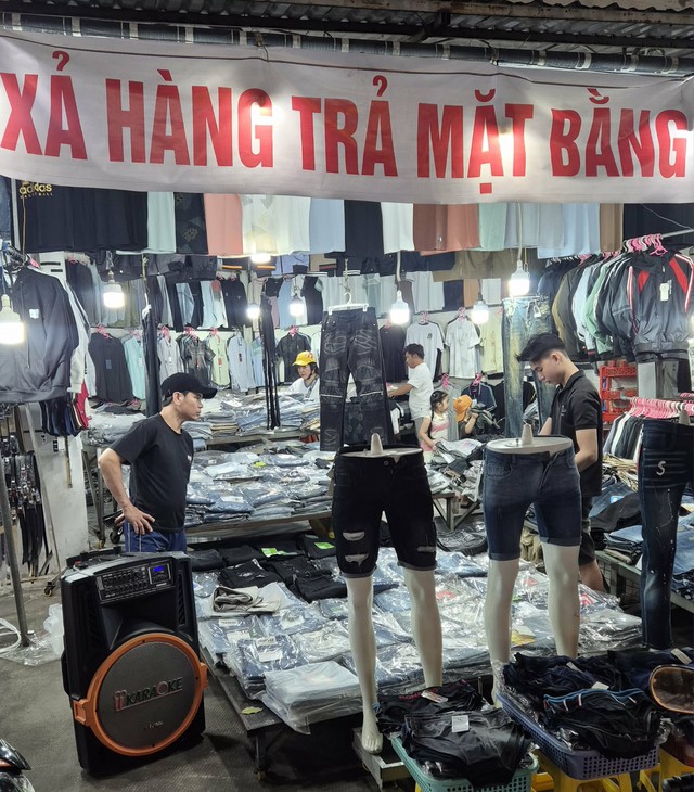 Khu phố thời trang đ&igrave;u hiu d&ugrave; chỉ c&ograve;n v&agrave;i ng&agrave;y nữa tới tết - Ảnh 5.