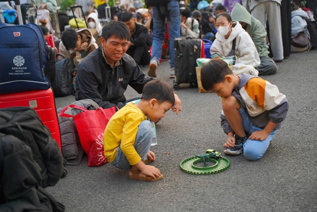 H&agrave;nh tr&igrave;nh b&ocirc;n ba nhường chỗ cho tết sum vầy- Ảnh 6.