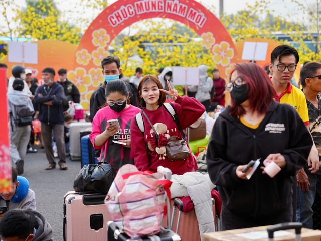 H&agrave;nh tr&igrave;nh b&ocirc;n ba nhường chỗ cho tết sum vầy- Ảnh 5.