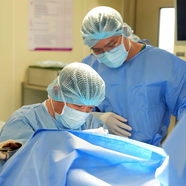 Hiếm gặp: C&ocirc; g&aacute;i bị sa cổ tử cung từ tuổi 14 nhưng chịu đựng 10 năm- Ảnh 2.