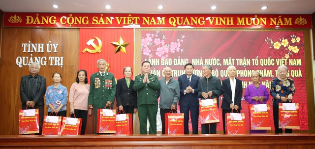 Đại tướng Nguyễn Trọng Nghĩa thăm, ch&uacute;c tết tại tỉnh Quảng Trị- Ảnh 2.