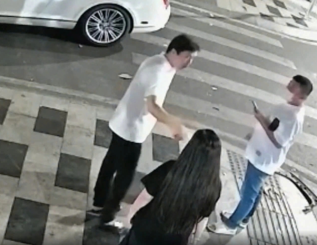 Công an TP.HCM làm rõ diễn biến vụ hành hung sau va chạm giao thông- Ảnh 3. Công an TP.HCM làm rõ diễn biến vụ hành hung sau va chạm giao thông- Ảnh 3.