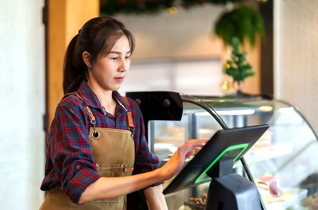 Techcombank v&agrave; cơ quan thuế: Hỗ trợ hộ kinh doanh thanh to&aacute;n kh&ocirc;ng d&ugrave;ng tiền mặt- Ảnh 2.