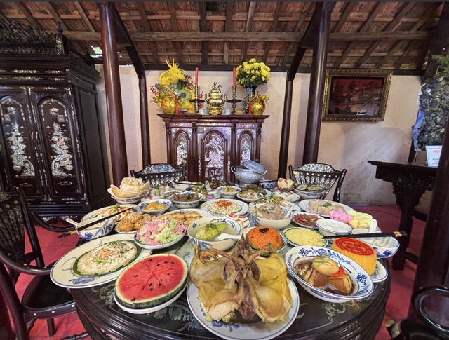 Dọn b&agrave;n thờ ng&agrave;y tết c&oacute; được di chuyển b&aacute;t hương kh&ocirc;ng? - Ảnh 1.