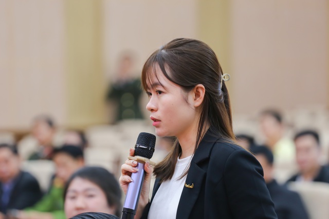 C&ocirc;ng an Huế lắng nghe doanh nghiệp để th&aacute;o gỡ những 'điểm nghẽn' trong kinh doanh- Ảnh 2.