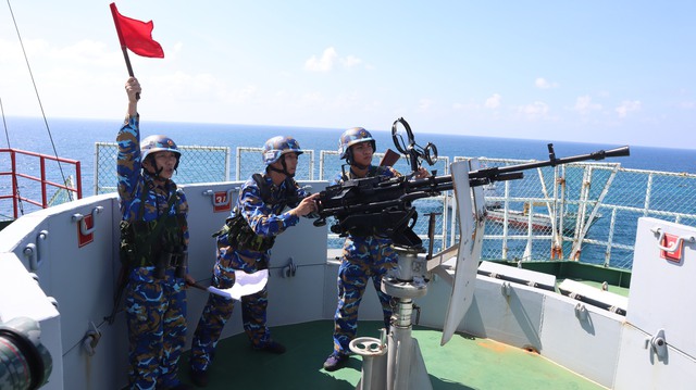 Tết của những 'cột mốc sống' tr&ecirc;n biển, m&atilde;i v&igrave; chủ quyền Tổ quốc thi&ecirc;ng li&ecirc;ng- Ảnh 2.