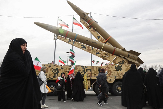 Iran n&ecirc;u lằn ranh đỏ sau cảnh b&aacute;o của &ocirc;ng Trump - Ảnh 1.