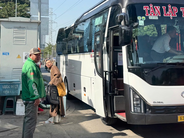 Xe ôm và 'bão' xe công nghệ ở TP.HCM: Phận đời cố giữ 'cần câu cuối'- Ảnh 1. Xe ôm và 'bão' xe công nghệ ở TP.HCM: Phận đời cố giữ 'cần câu cuối'- Ảnh 1.