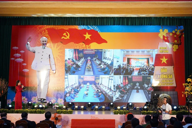 Nghĩa t&igrave;nh đất liền gửi Trường Sa qua s&oacute;ng cầu truyền h&igrave;nh trực tiếp- Ảnh 1.