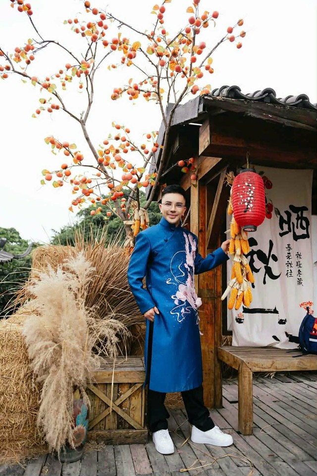 CEO Kevin Nguyễn diện &aacute;o d&agrave;i lịch l&atilde;m, gửi lời ch&uacute;c tết Xu&acirc;n B&iacute;nh Ngọ- Ảnh 2.