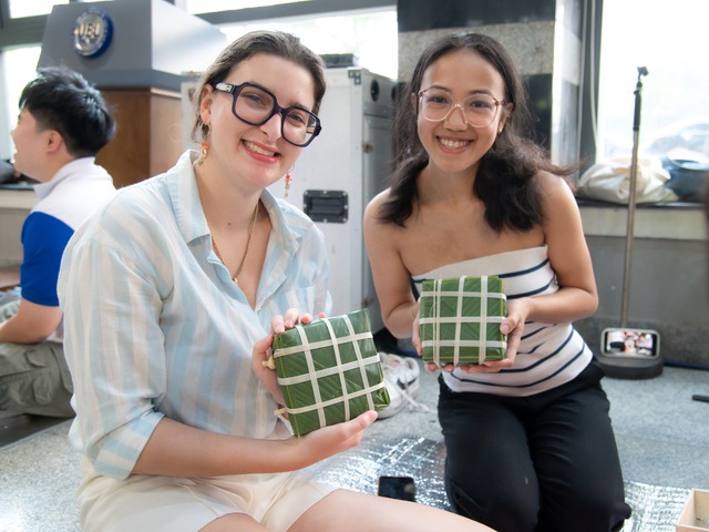 Lưu học sinh nước ng&ograve;ai đ&oacute;n Tết Việt 2026: Trải nghiệm văn h&oacute;a đầy &yacute; nghĩa - Ảnh 2.