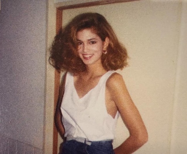 Si&ecirc;u mẫu Cindy Crawford từng bị coi thường v&igrave; bỏ đại học theo nghề người mẫu - Ảnh 1.