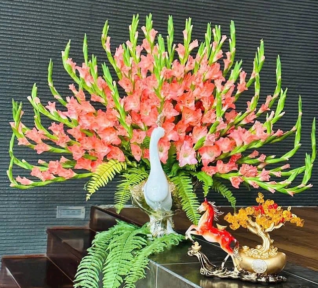 Chưng hoa ng&agrave;y tết: Chọn hoa g&igrave; cho thu h&uacute;t t&agrave;i lộc v&agrave; cắm sao cho đẹp?- Ảnh 8.