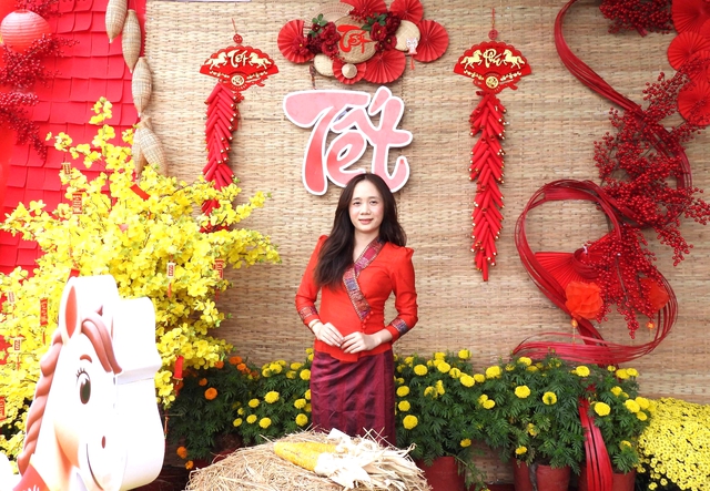 Lưu học sinh nước ng&ograve;ai đ&oacute;n Tết Việt 2026: Trải nghiệm văn h&oacute;a đầy &yacute; nghĩa - Ảnh 4.