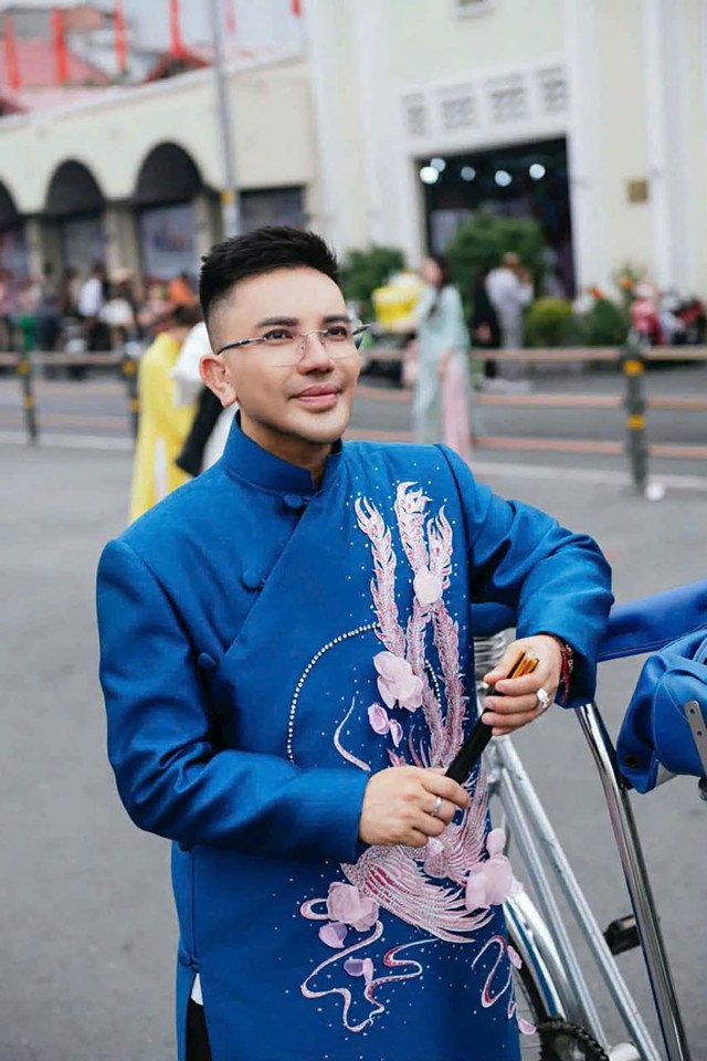 CEO Kevin Nguyễn diện &aacute;o d&agrave;i lịch l&atilde;m, gửi lời ch&uacute;c tết Xu&acirc;n B&iacute;nh Ngọ- Ảnh 3.