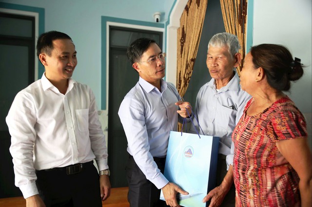 Đ&agrave; Nẵng chi h&agrave;ng trăm tỉ đồng để 'kh&ocirc;ng một ai bị bỏ lại ph&iacute;a sau'- Ảnh 1.