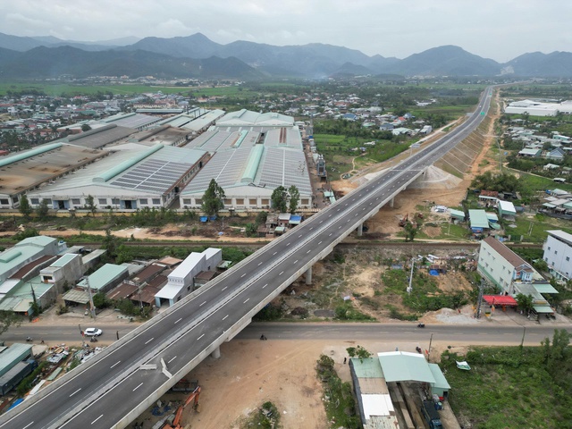 Cao tốc qua ph&iacute;a đ&ocirc;ng Gia Lai tiếp tục trễ hẹn th&ocirc;ng xe dịp Tết- Ảnh 1.