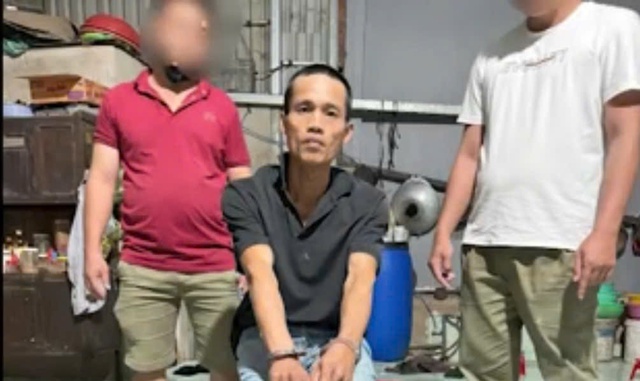 5 giờ C&ocirc;ng an TP.HCM truy bắt nghi phạm cướp giật tiệm v&agrave;ng - Ảnh 1.