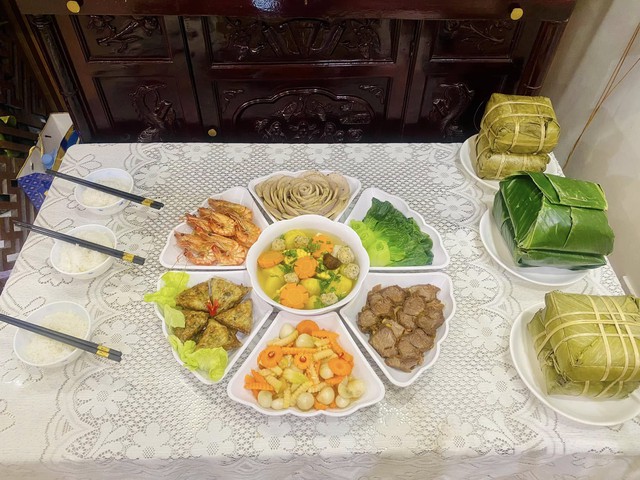 Tết Nguy&ecirc;n đ&aacute;n: M&acirc;m c&uacute;ng tất ni&ecirc;n gồm những g&igrave;, b&agrave;y biện sao cho đẹp mắt? - Ảnh 2.