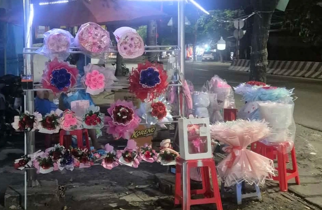 'Do vướng lịch tr&igrave;nh c&aacute; nh&acirc;n, xin th&ocirc;ng b&aacute;o sẽ kh&ocirc;ng tham gia Valentine năm nay' - Ảnh 3.