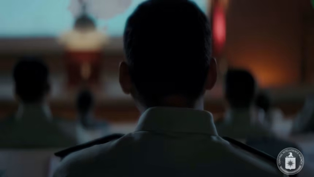 CIA tung video l&ocirc;i k&eacute;o sĩ quan qu&acirc;n đội Trung Quốc - Ảnh 1.