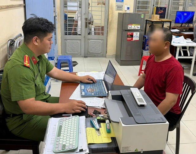 TP.HCM: X&aacute;c minh clip bảo vệ khu đ&ocirc; thị hăm dọa t&agrave;i xế c&ocirc;ng nghệ- Ảnh 1.